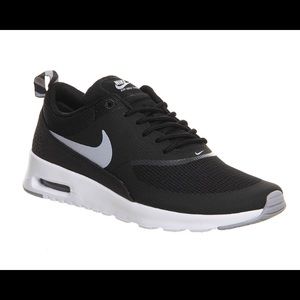 Nike Thea